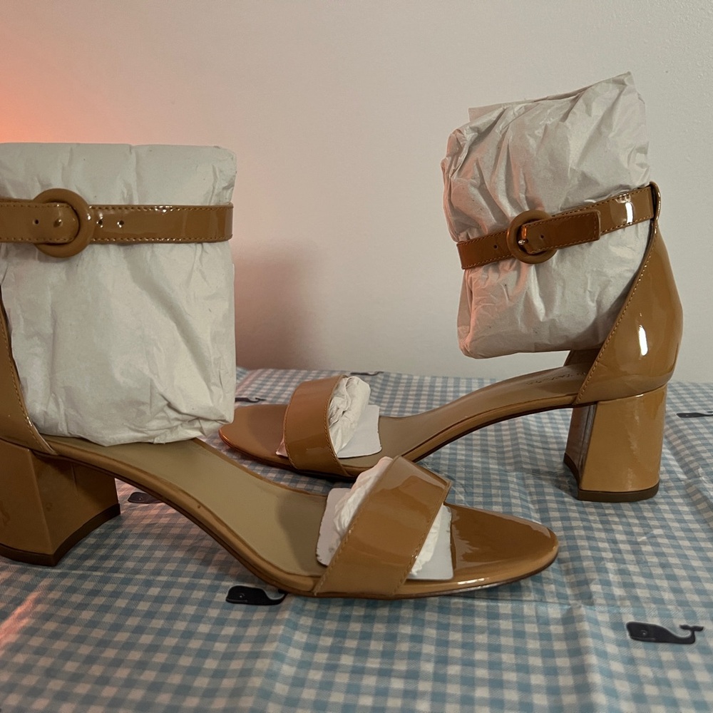 Ann Taylor Tan Patent Block Heel Sandals